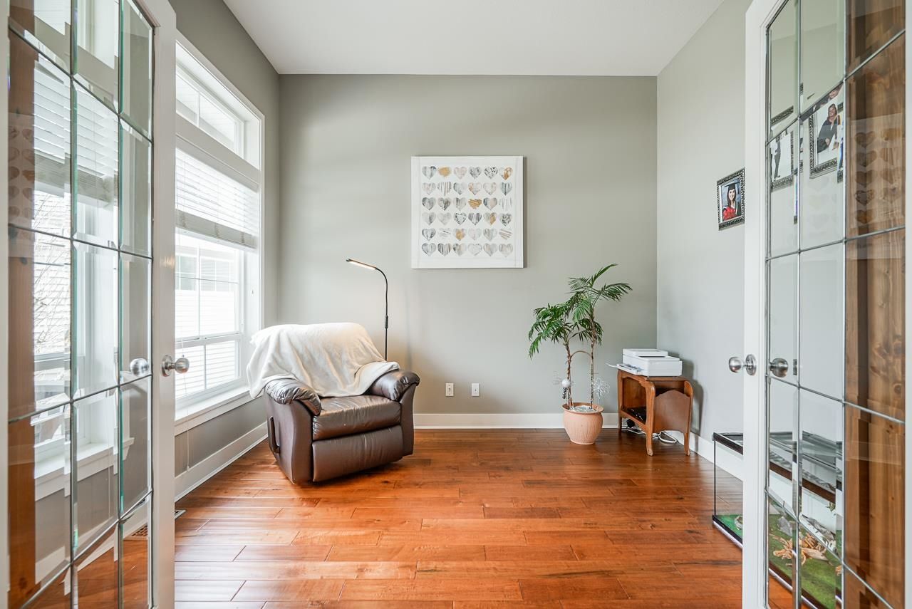 Listing Image 15