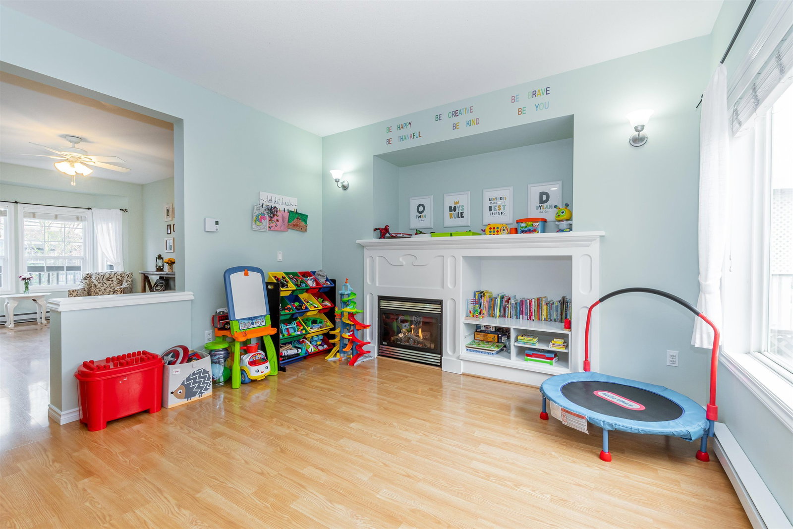 Listing Image 12