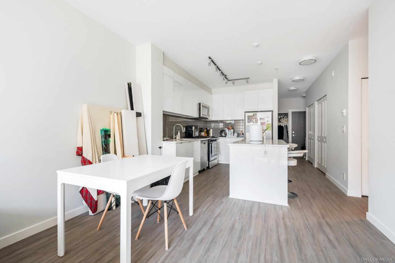 Listing Image 9