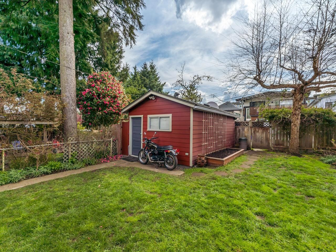 Listing Image 18