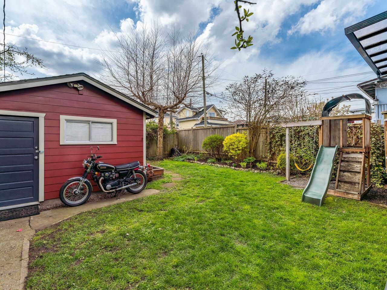 Listing Image 19