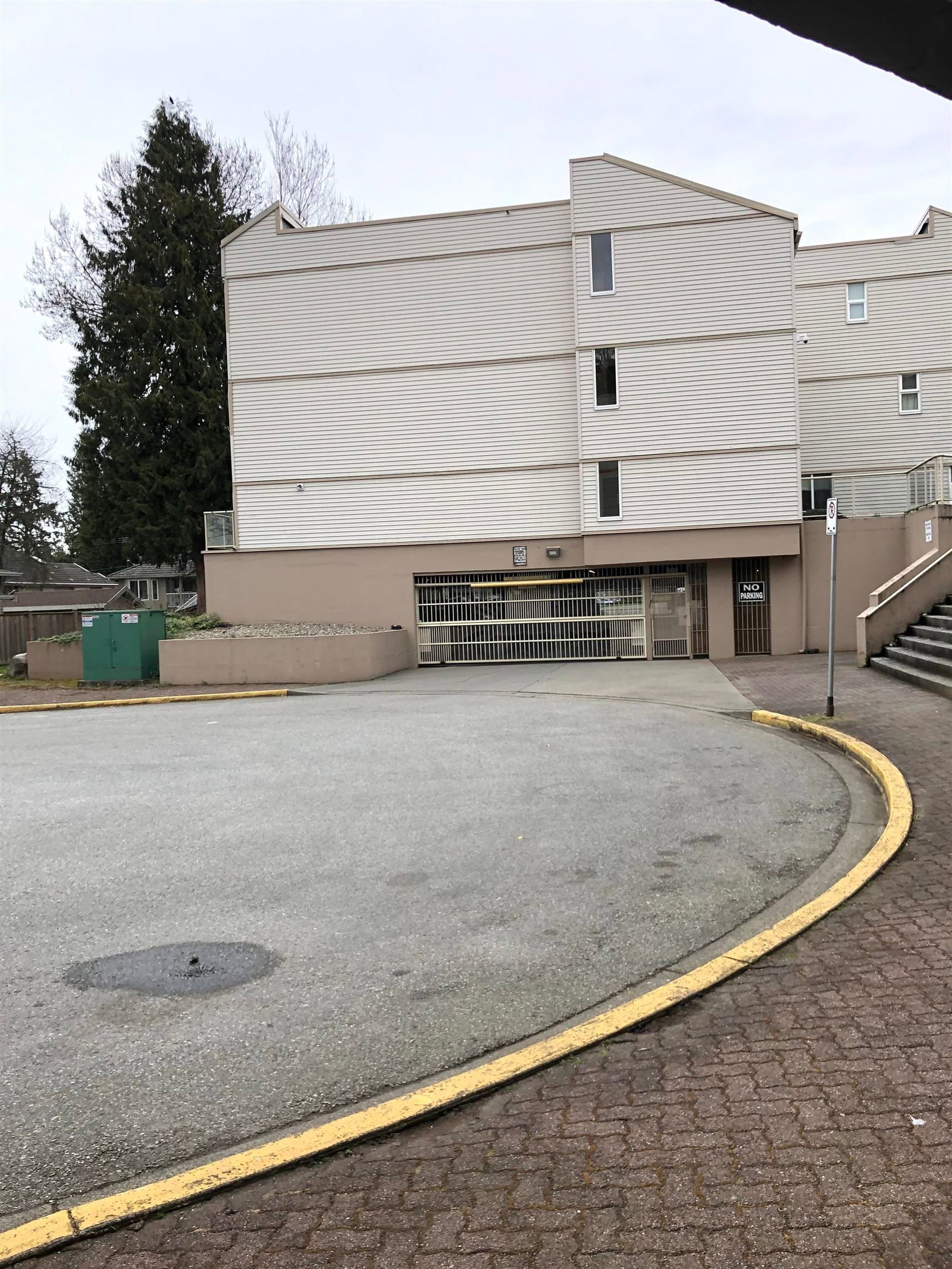 Listing Image 11