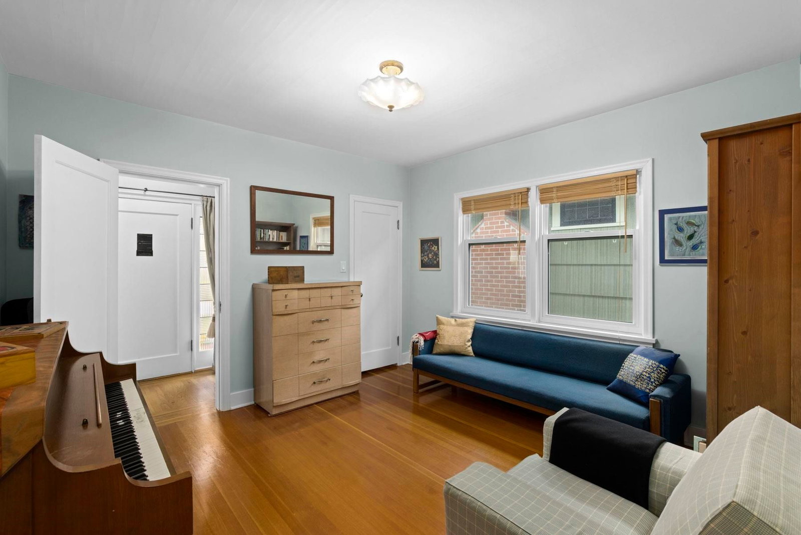 Listing Image 16