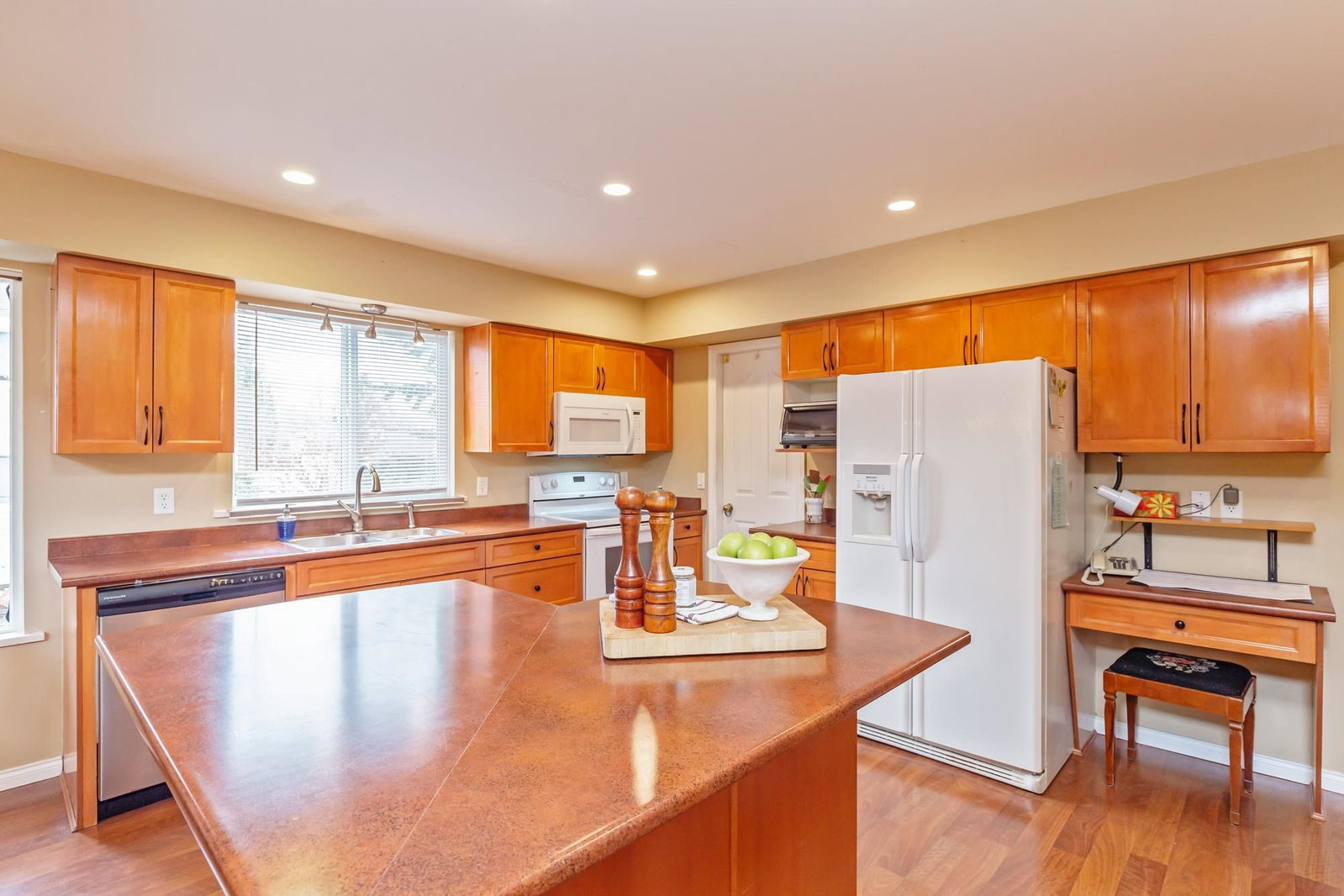 Listing Image 15