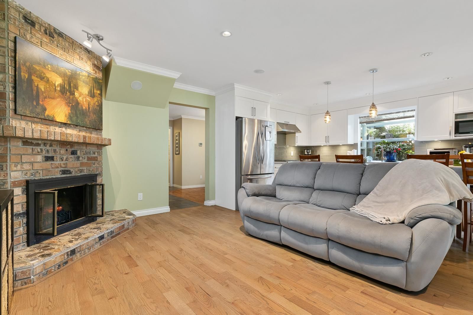 Listing Image 16