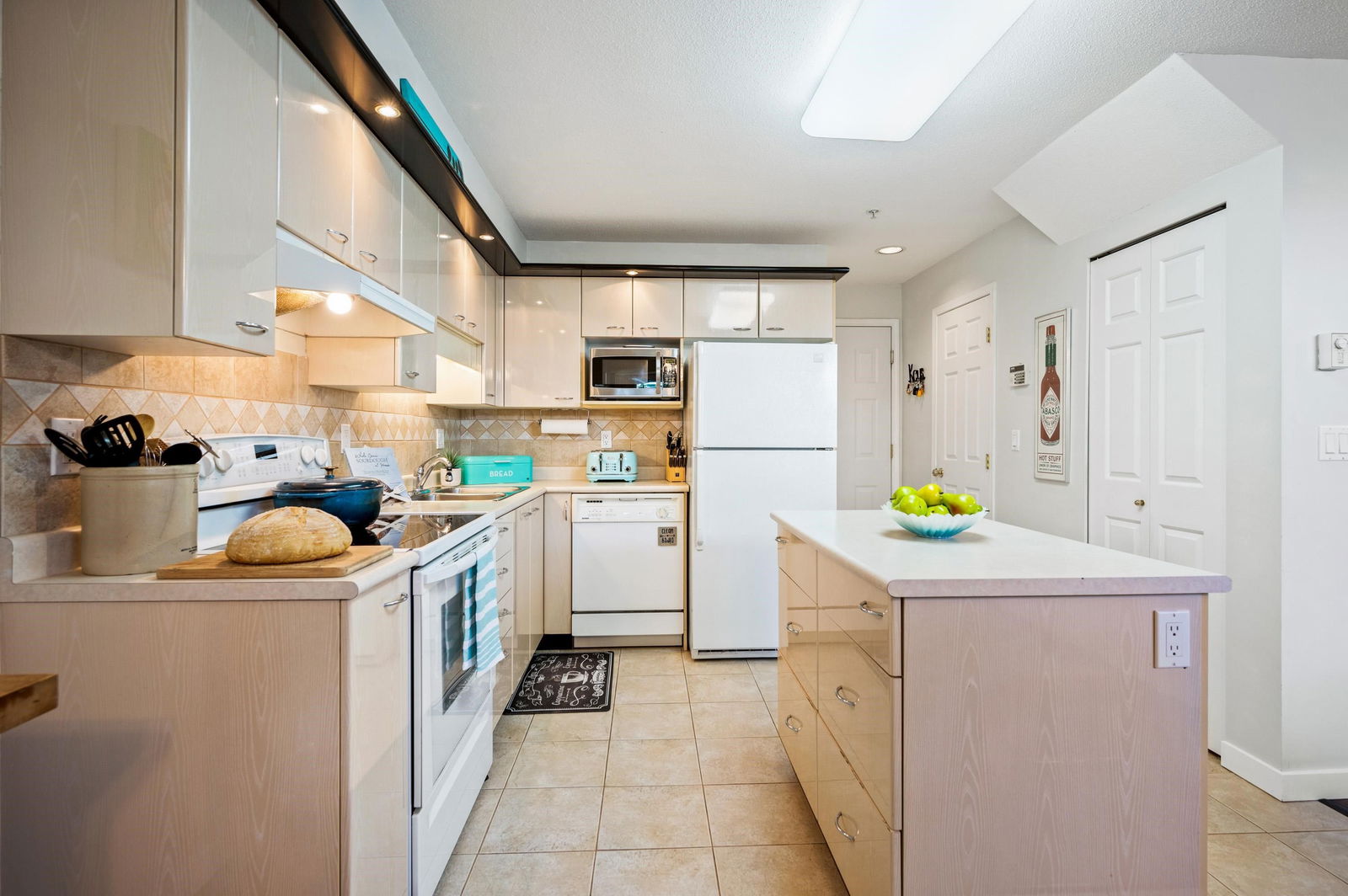 Listing Image 14