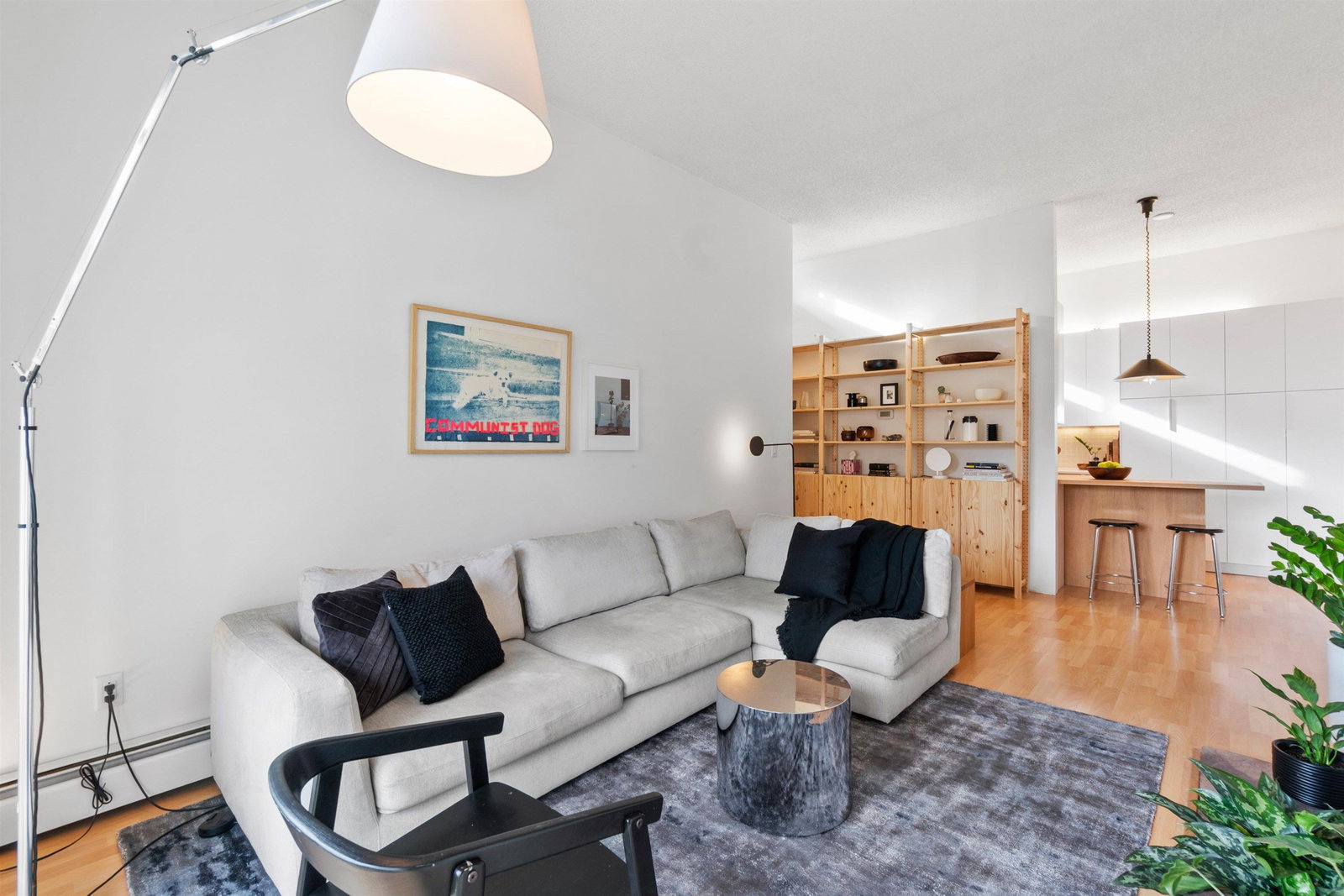 Listing Image 6