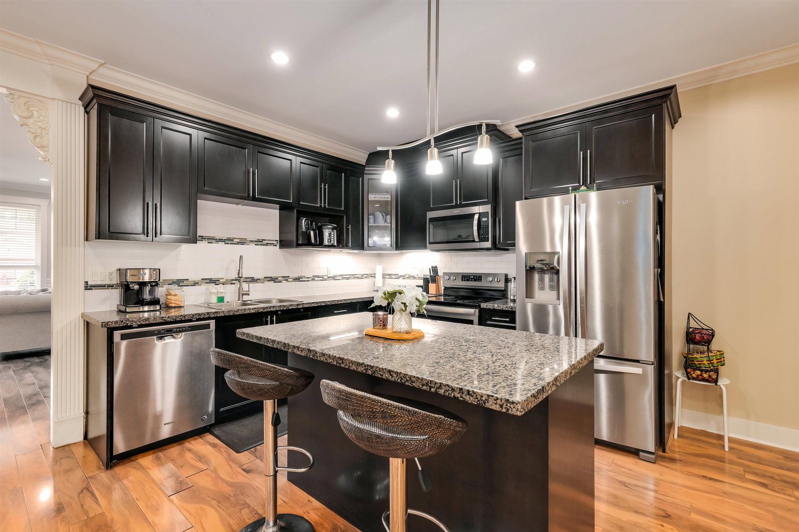 Listing Image 11