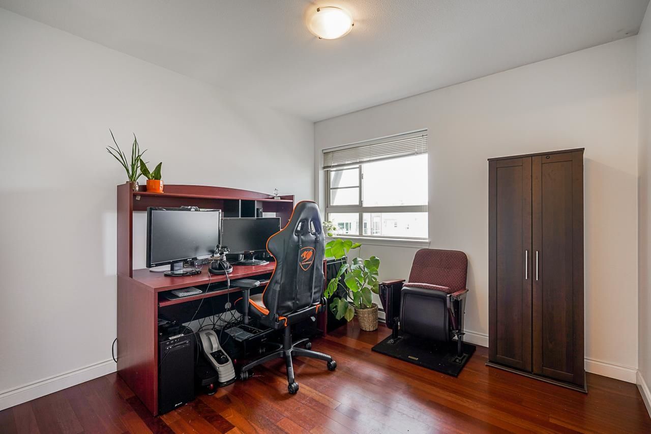 Listing Image 14