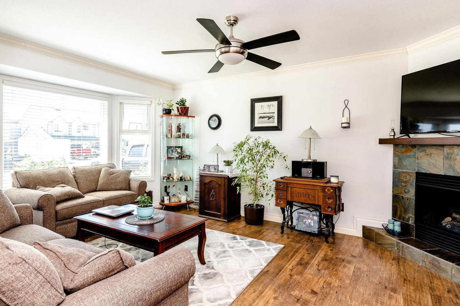 Listing Image 14