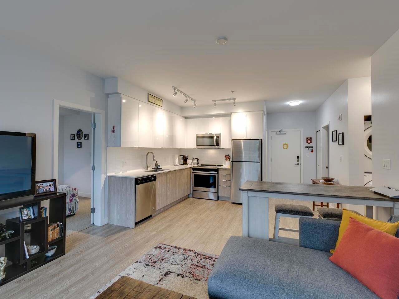 Listing Image 14