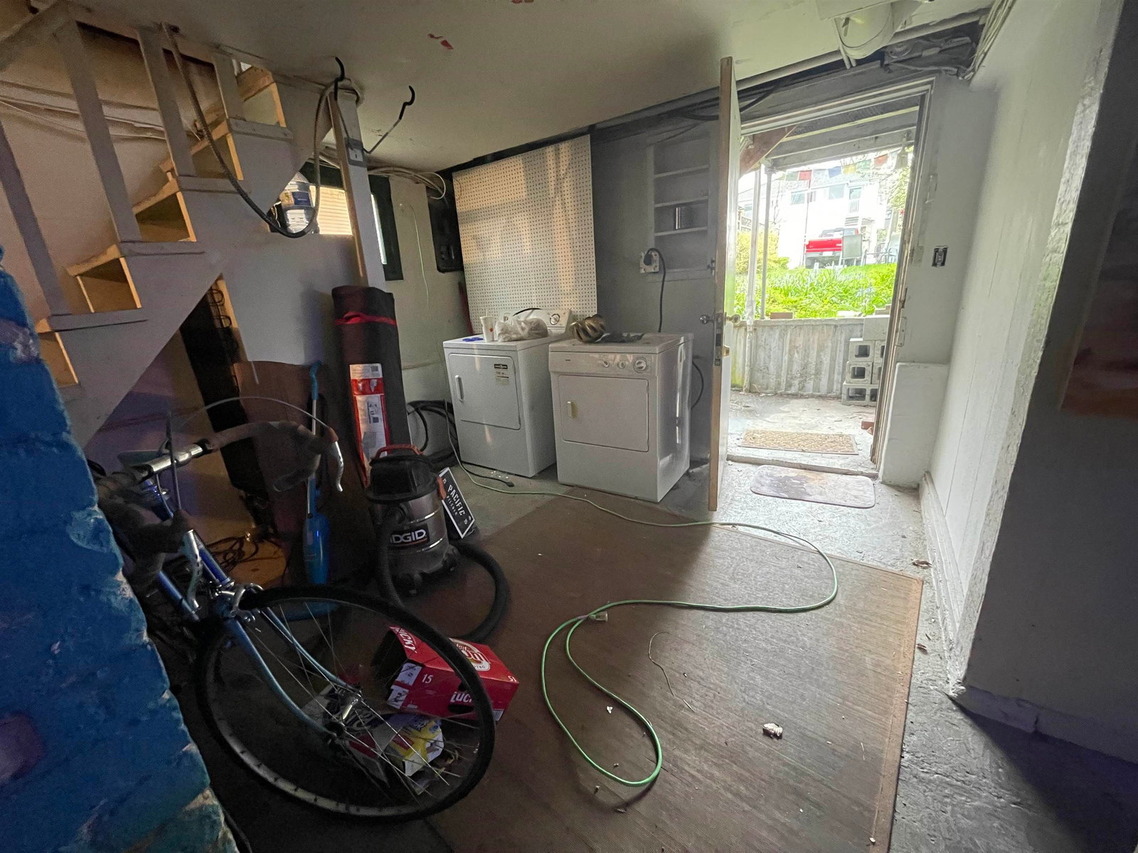 Listing Image 17
