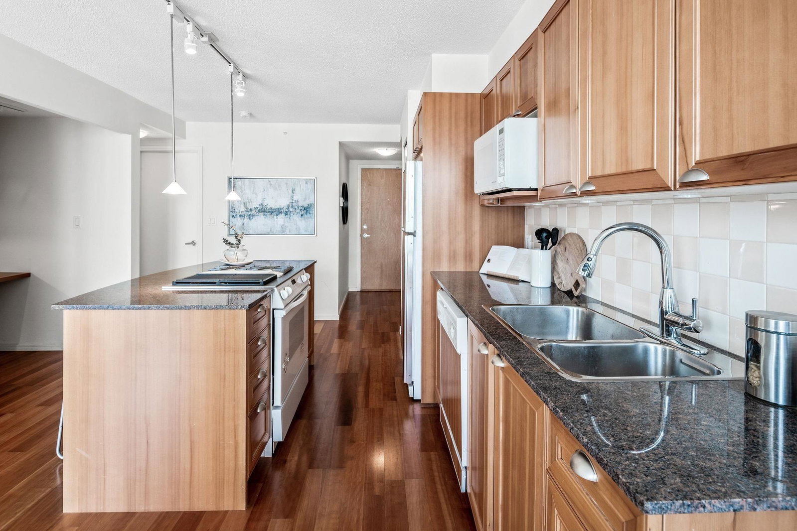 Listing Image 15