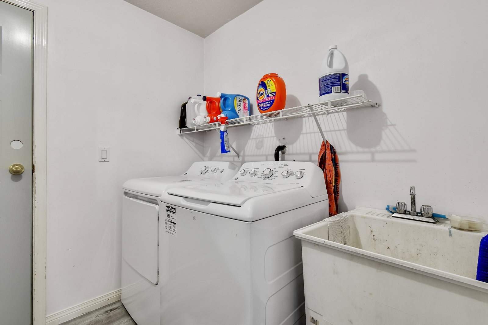 Listing Image 19