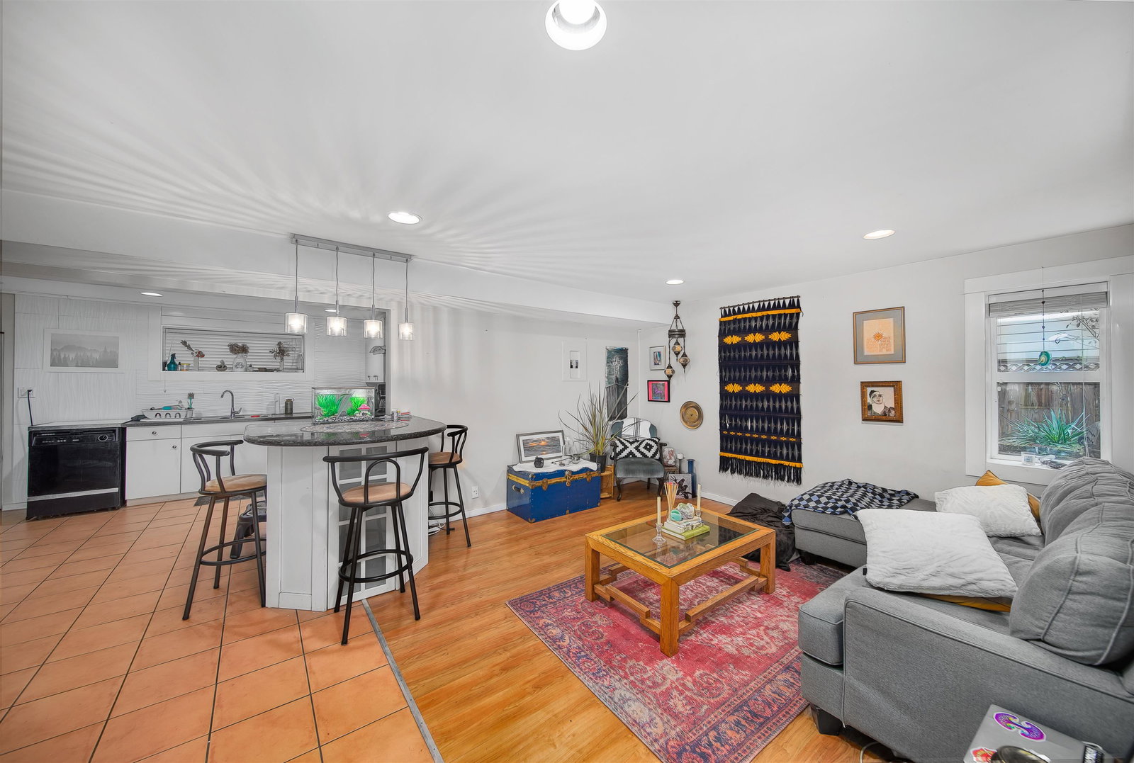 Listing Image 14