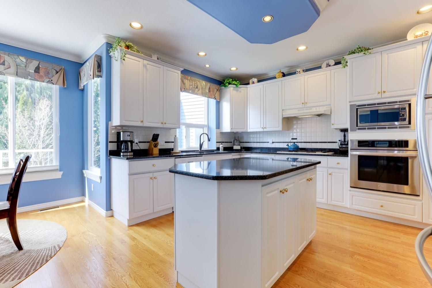 Listing Image 11