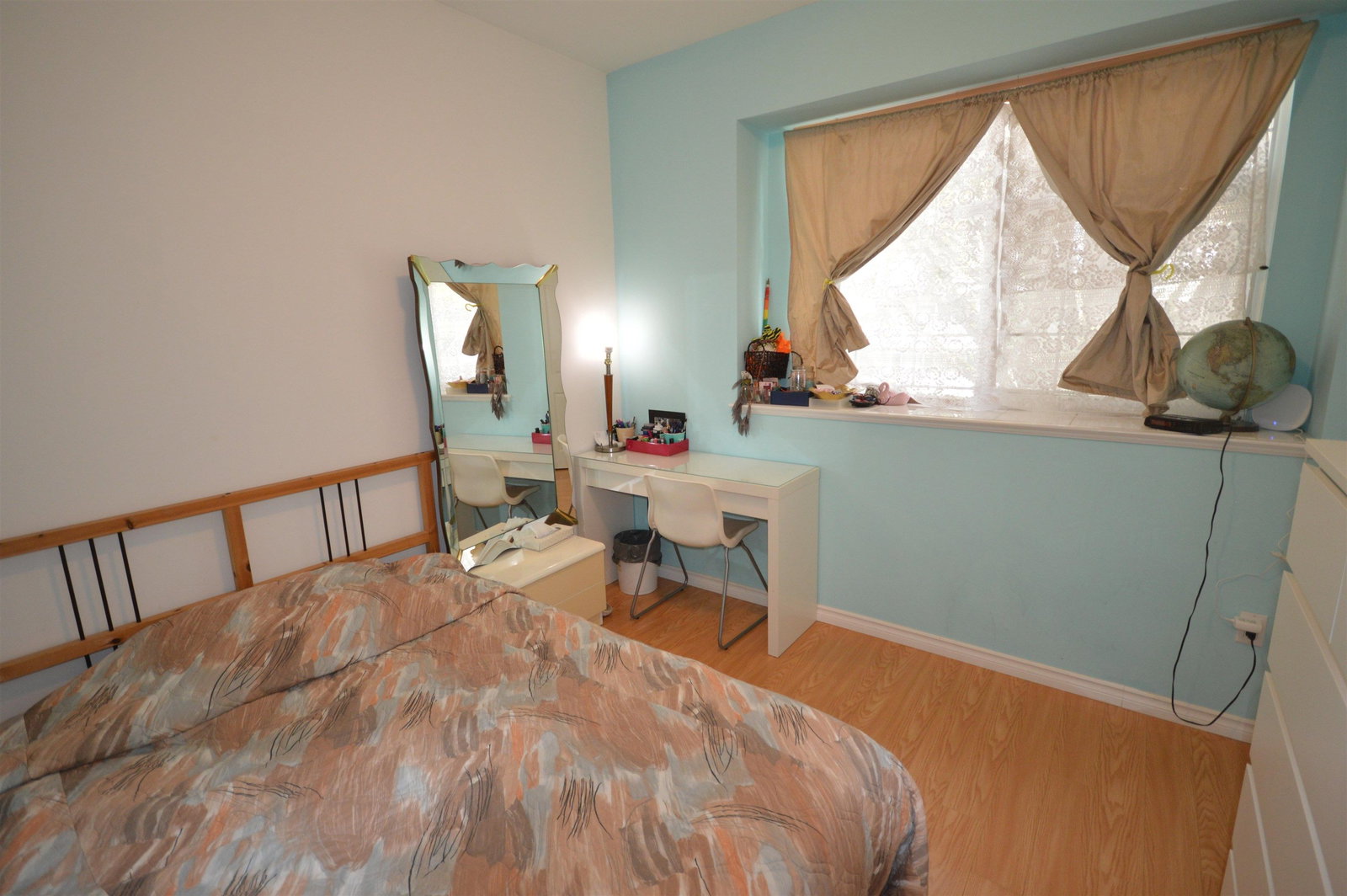Listing Image 16