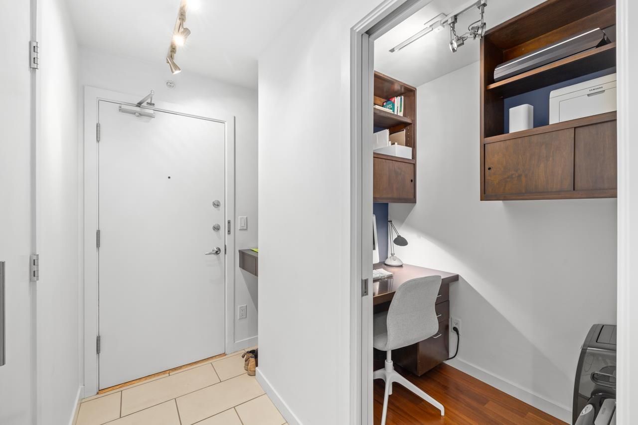 Listing Image 10
