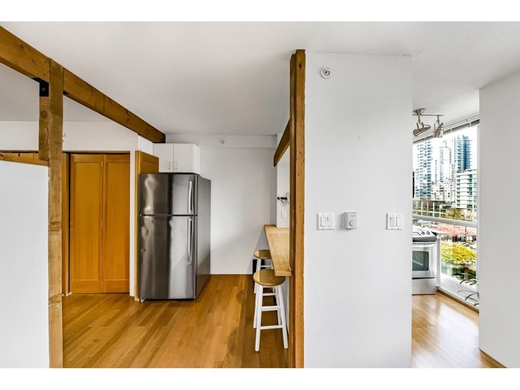 Listing Image 11