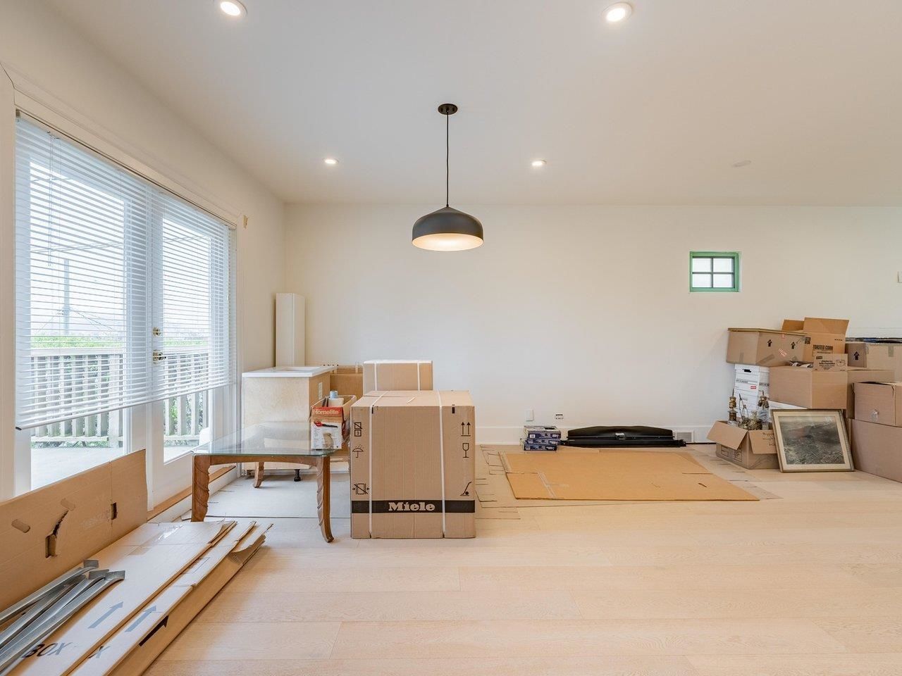 Listing Image 14