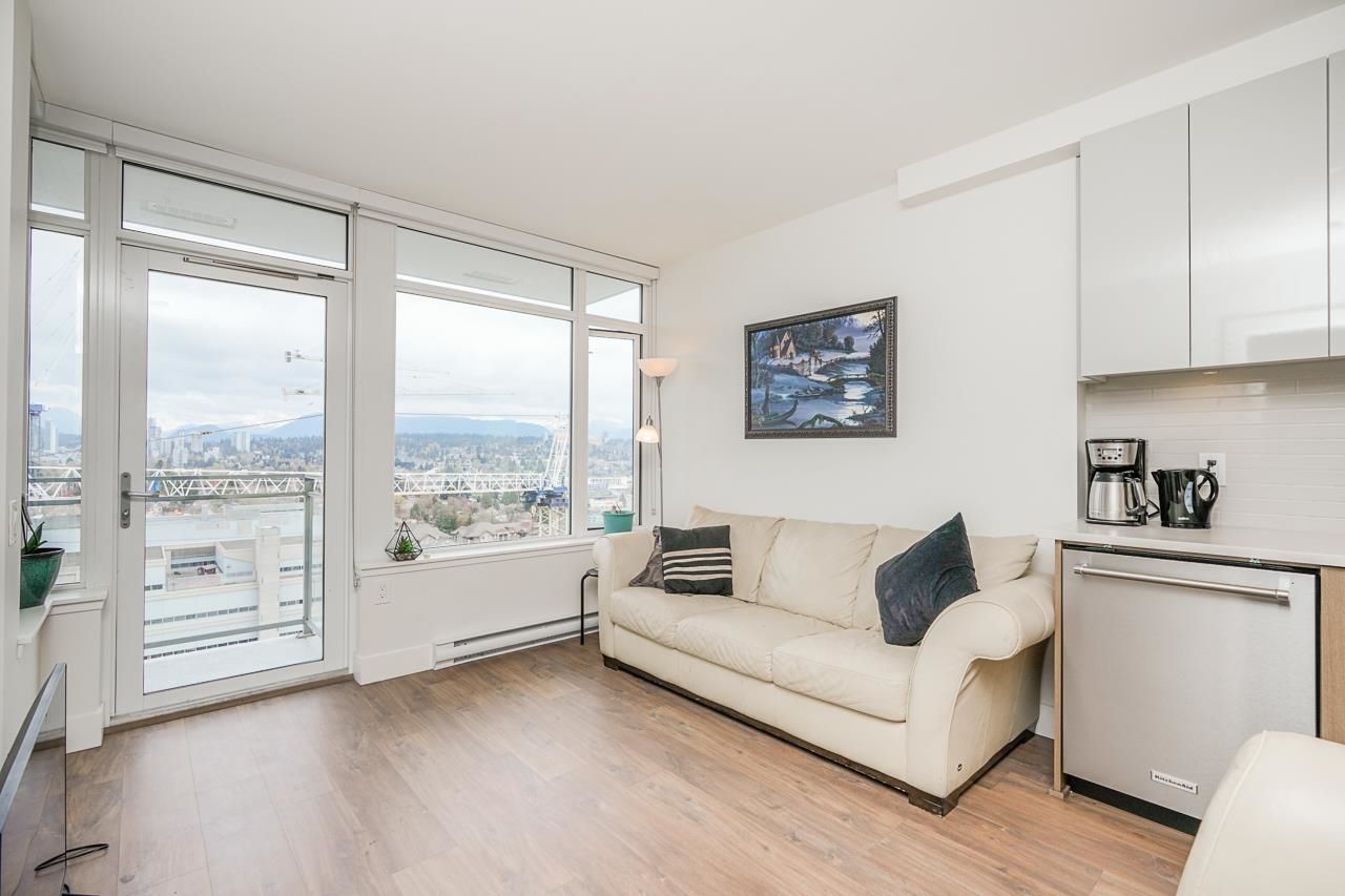 Listing Image 9