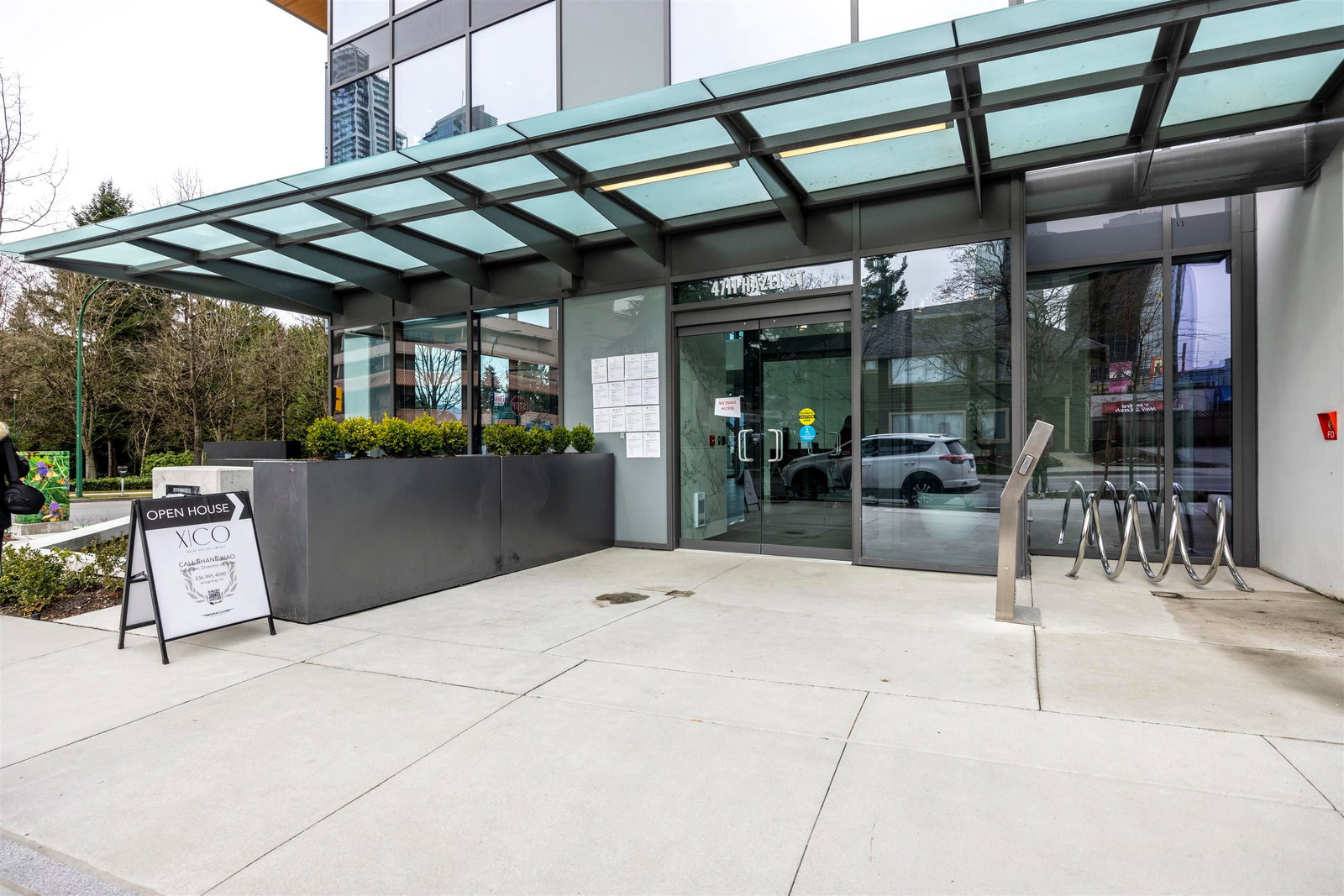 Listing Image 4