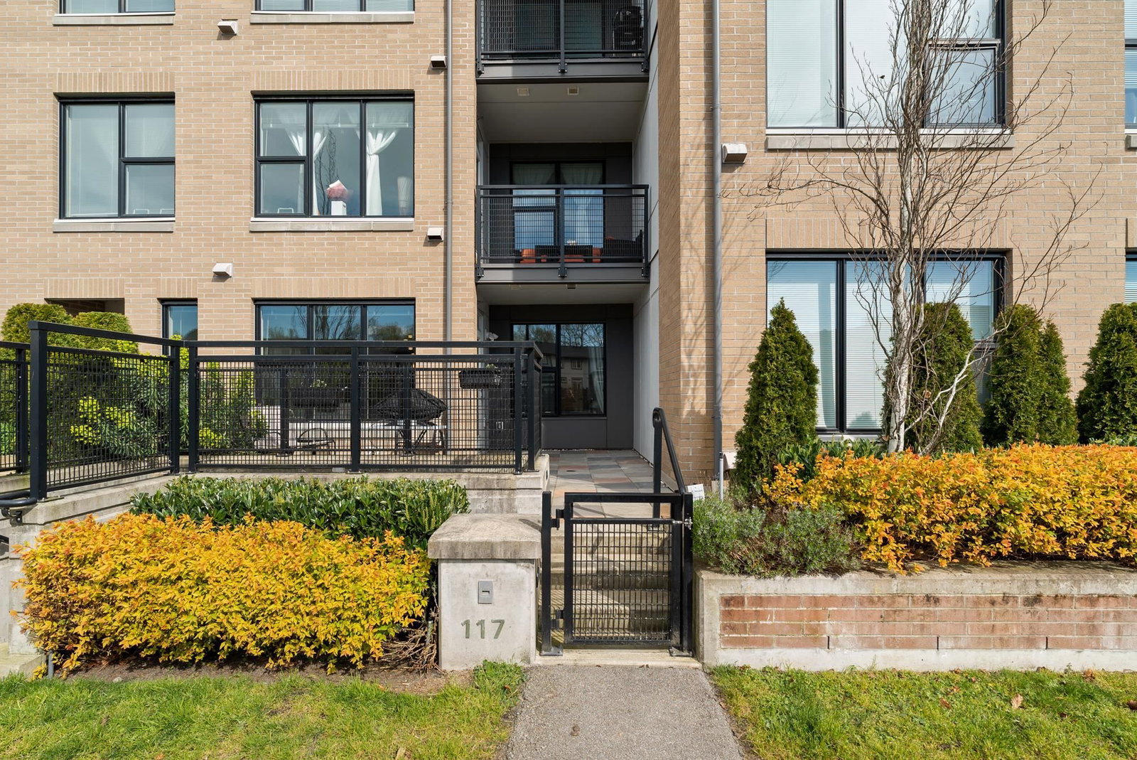 Listing Image 3