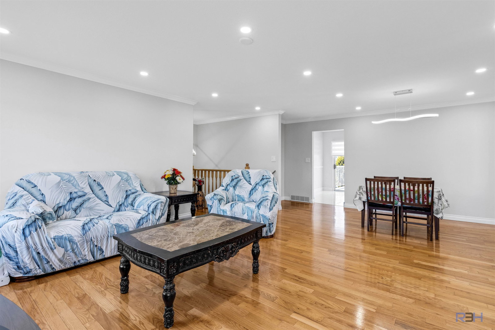 Listing Image 14
