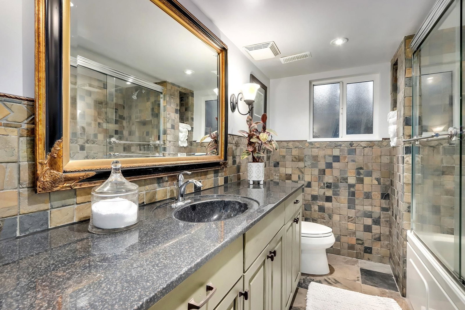 Listing Image 30