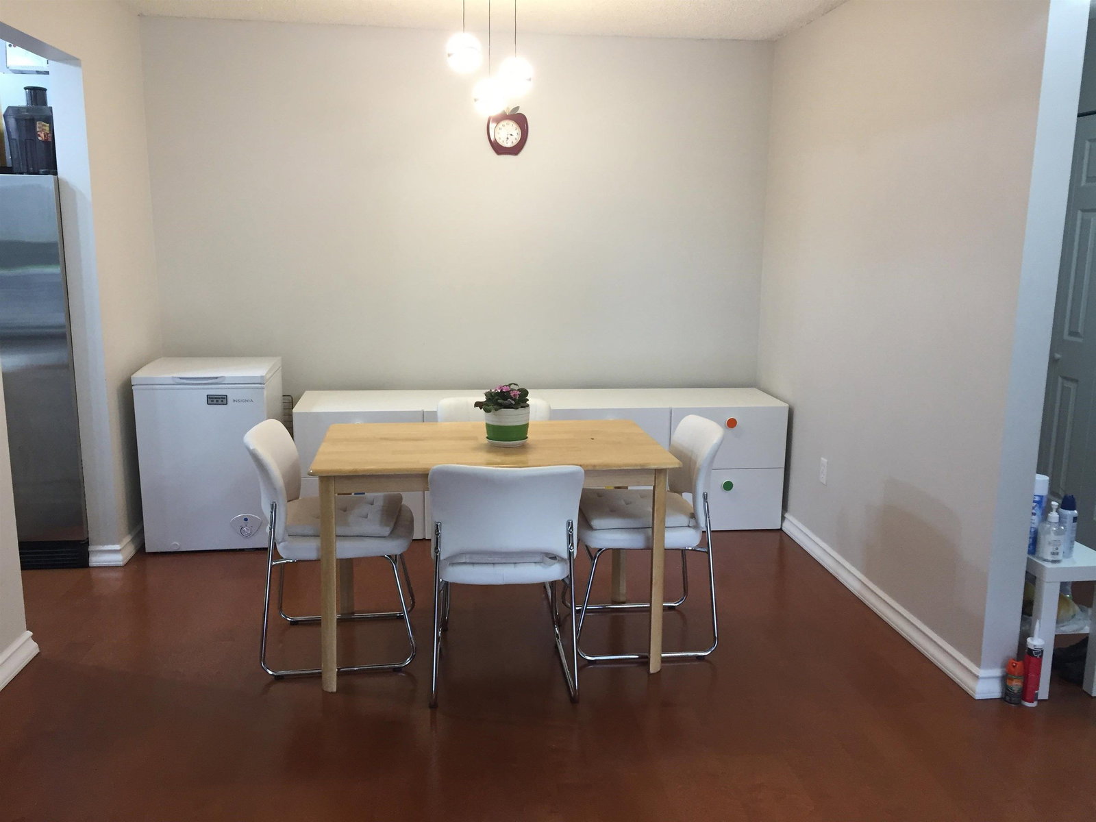 Listing Image 5