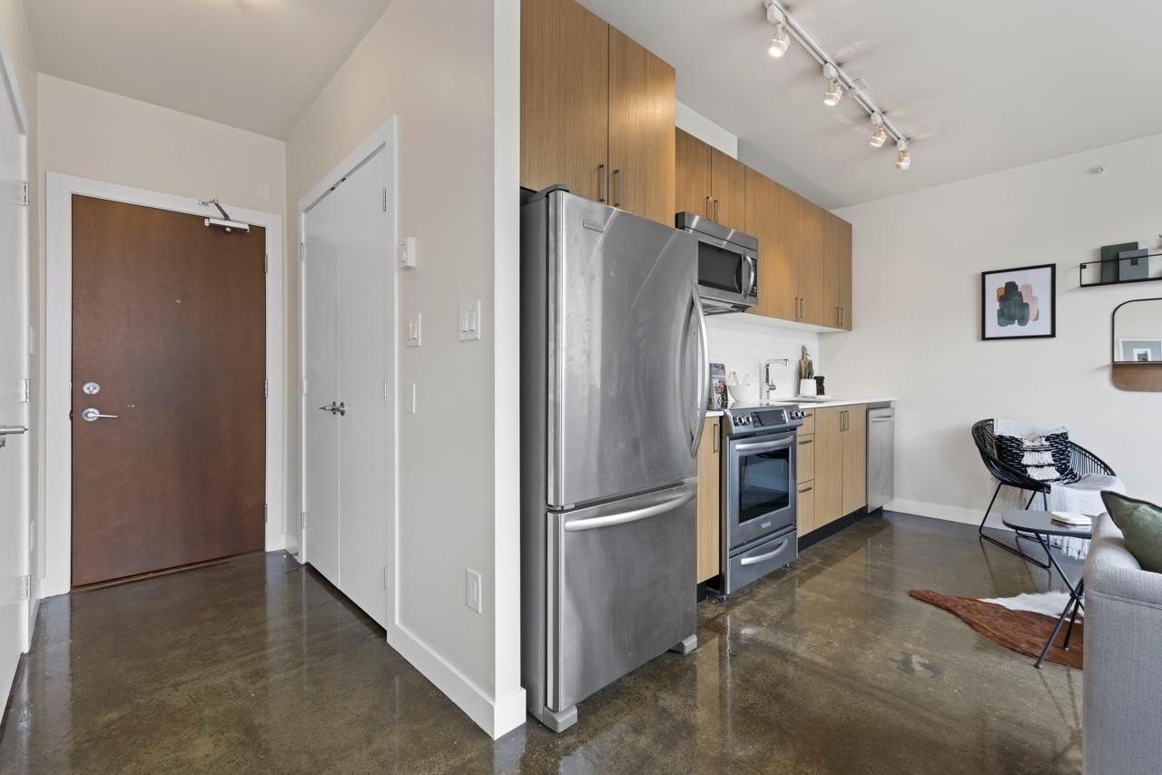 Listing Image 15