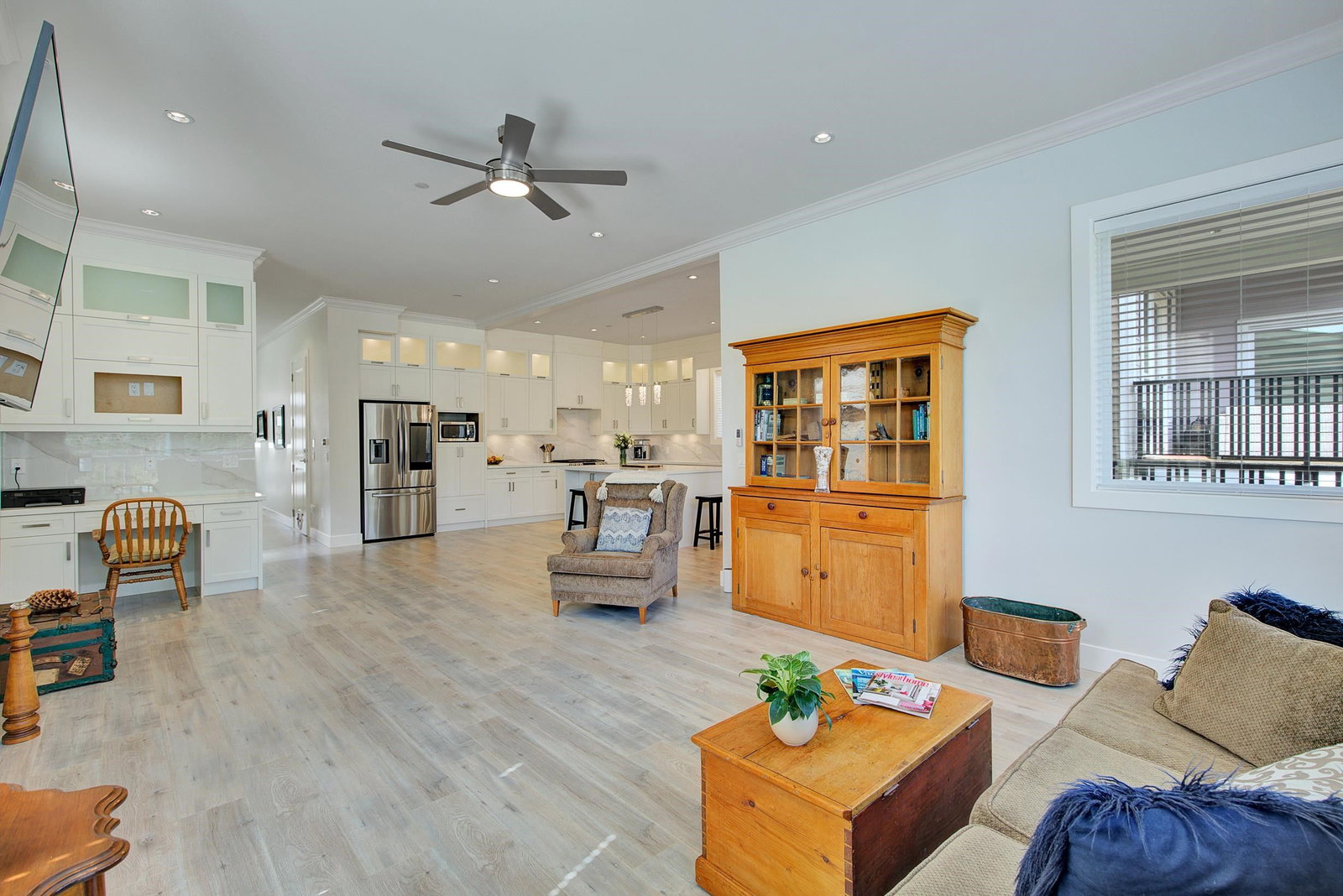 Listing Image 5