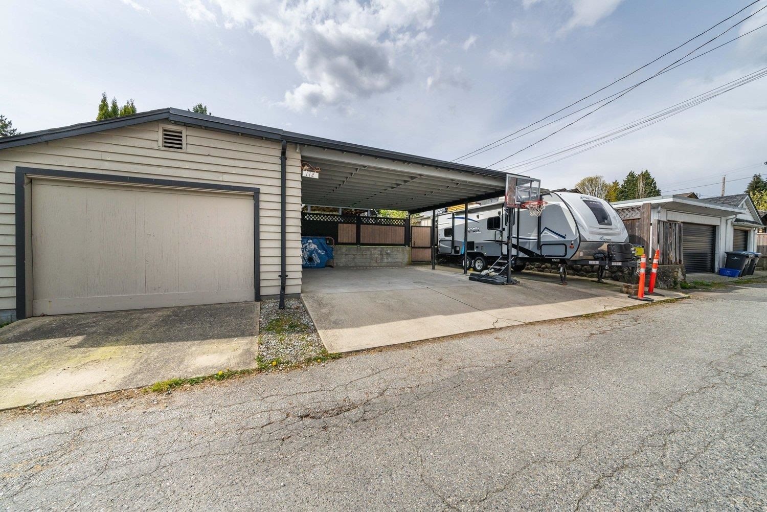 Listing Image 18