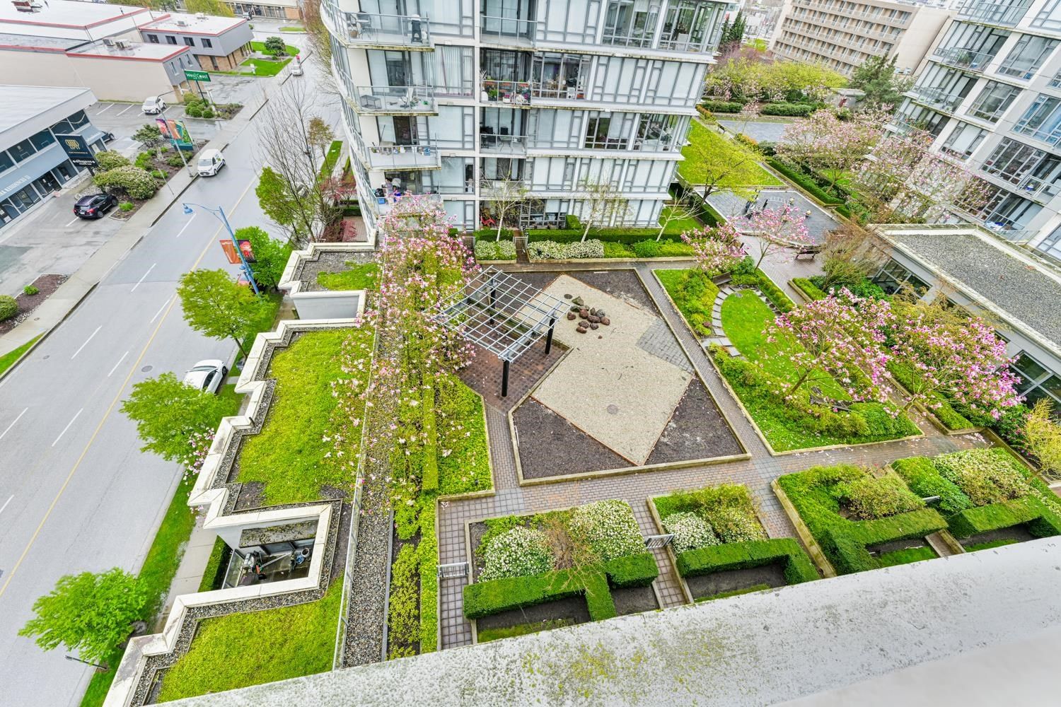 Listing Image 14