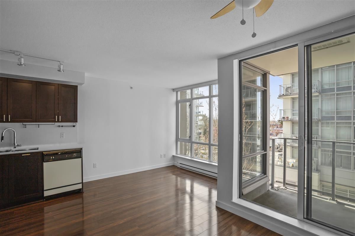 Listing Image 8