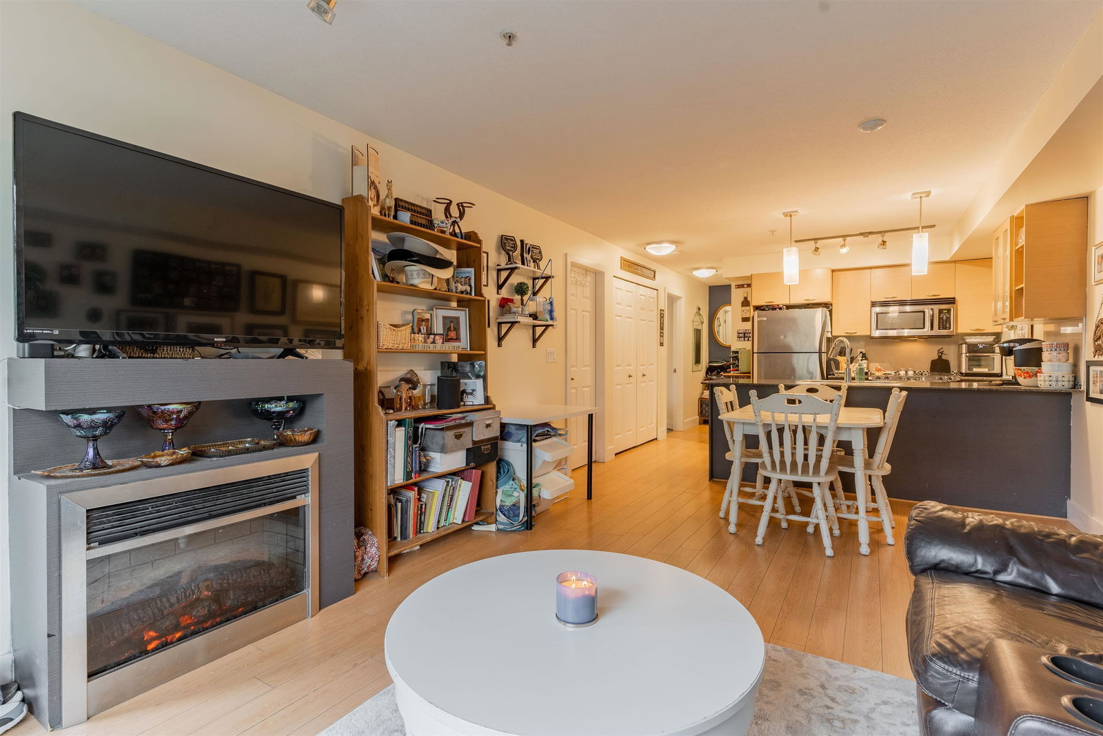 Listing Image 15