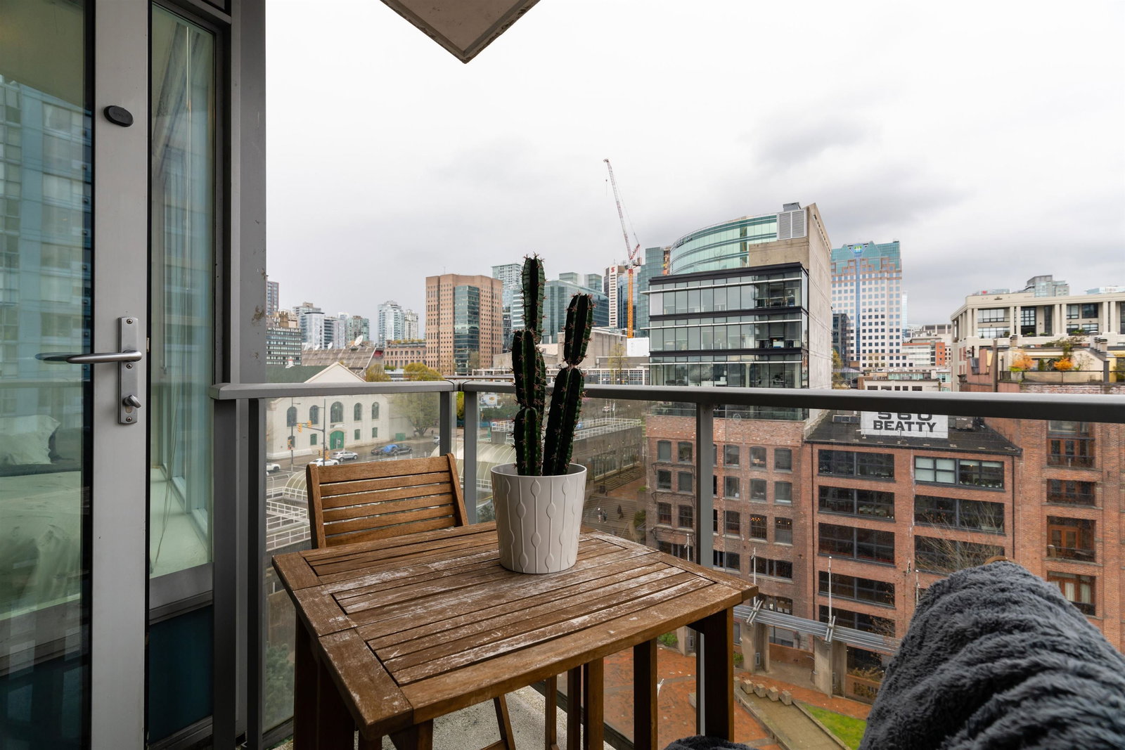 Listing Image 10