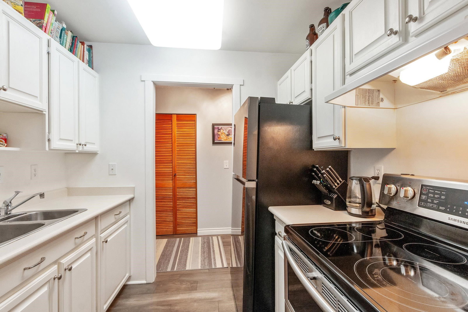 Listing Image 9