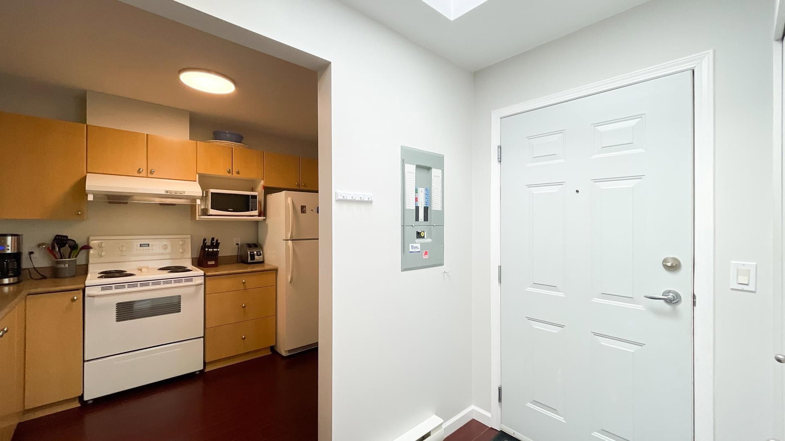 Listing Image 9