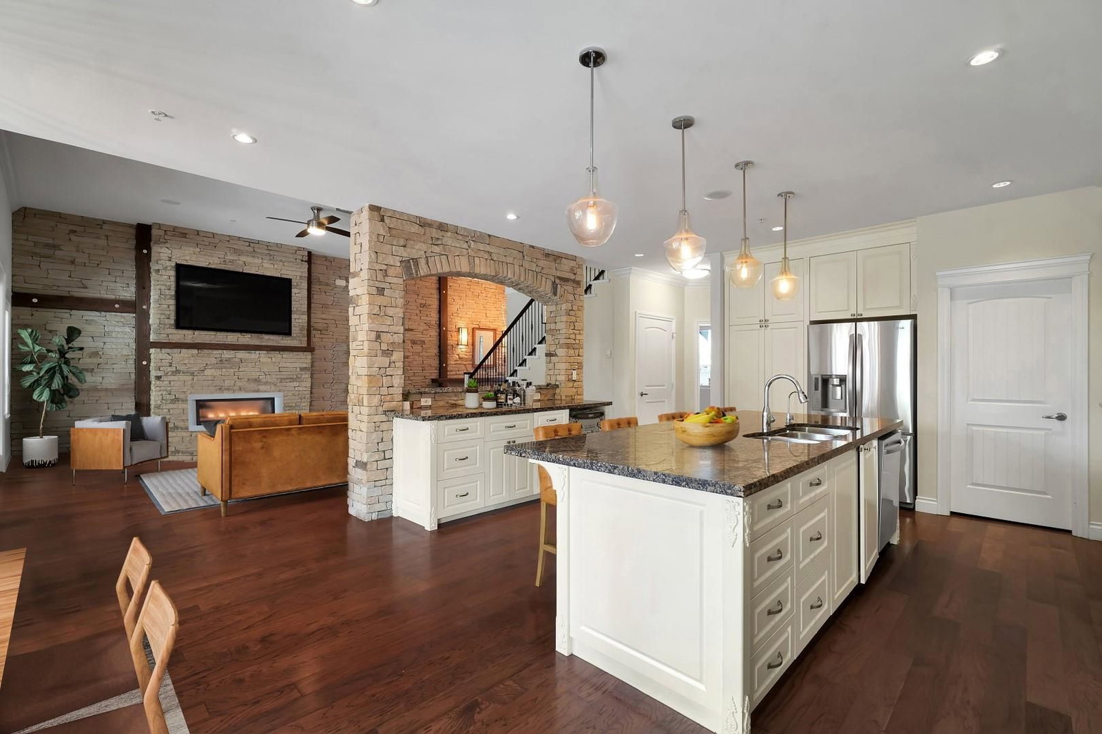 Listing Image 13