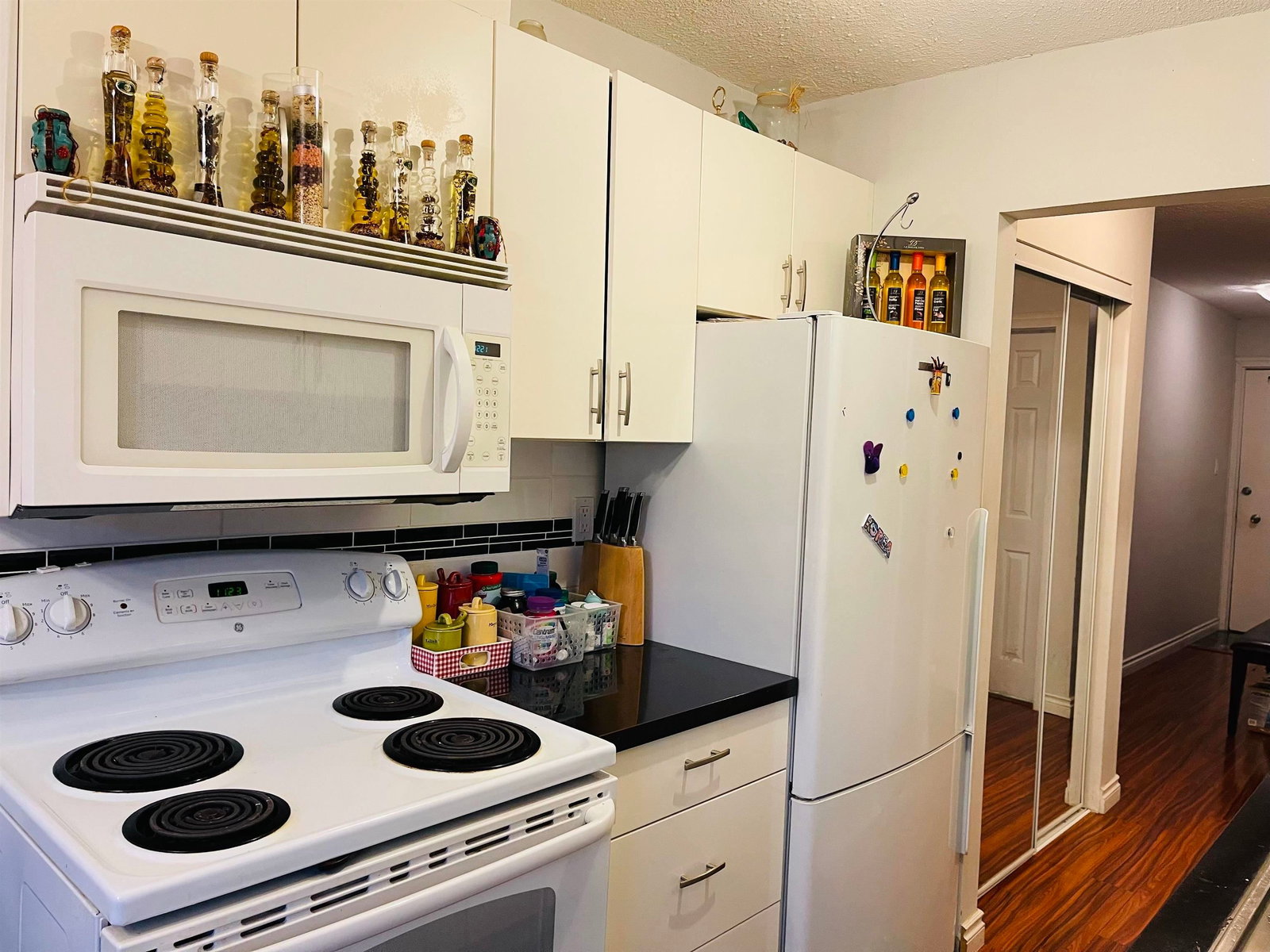 Listing Image 19