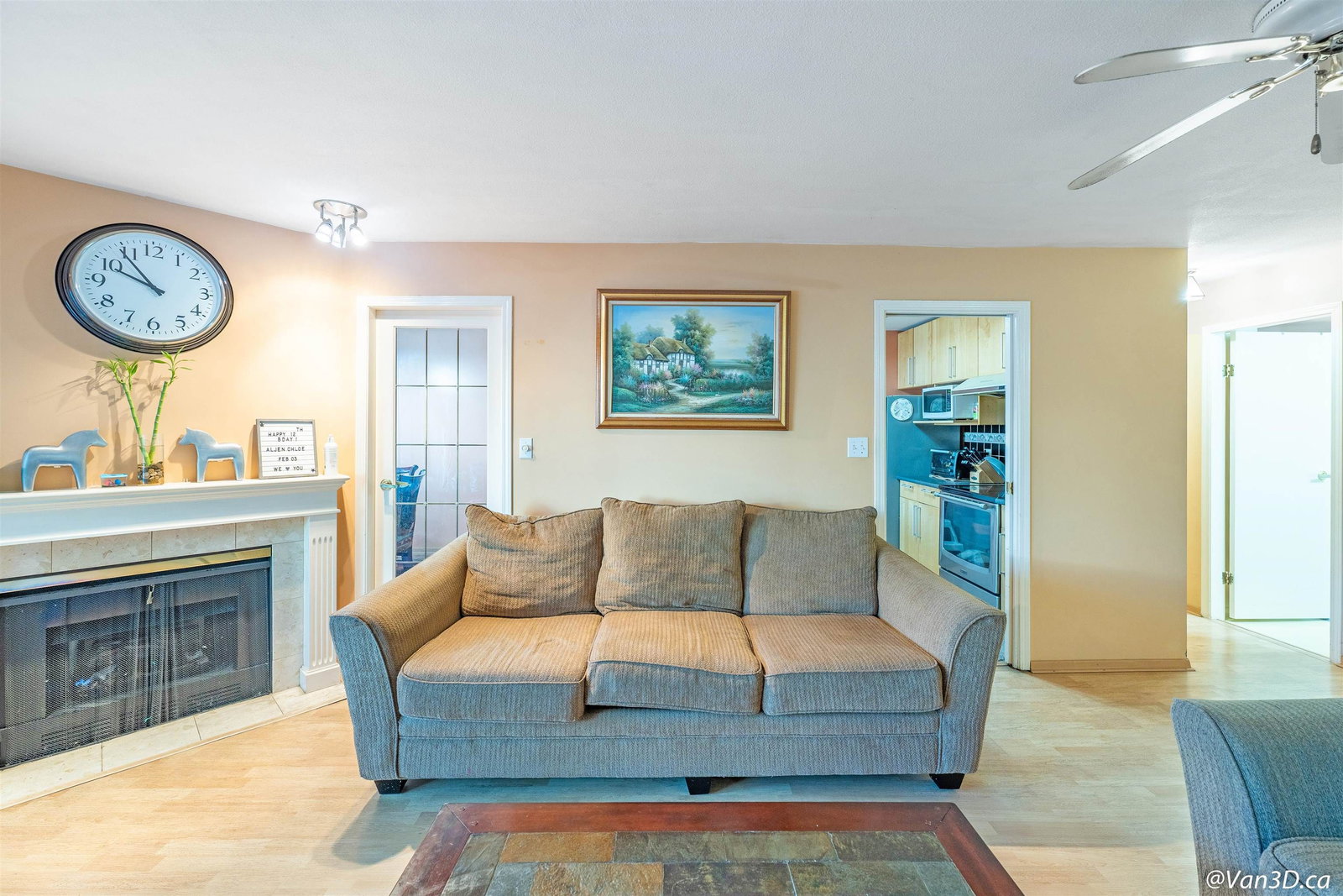 Listing Image 5