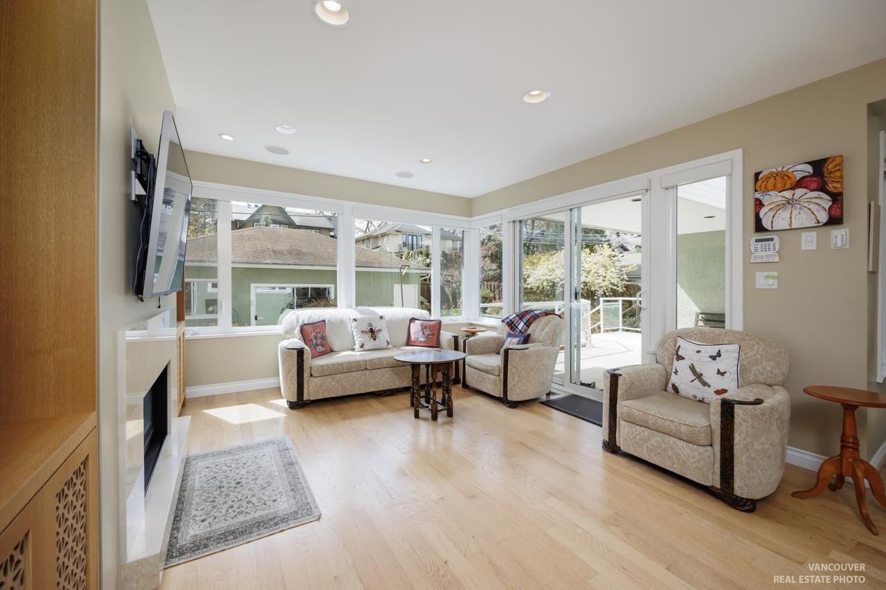 Listing Image 11