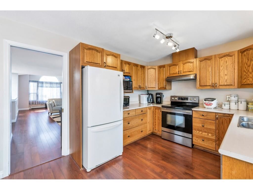 Listing Image 13