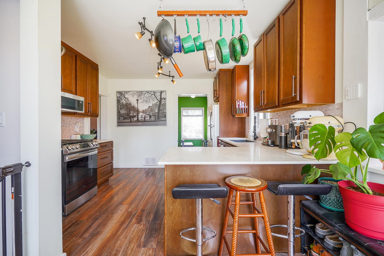Listing Image 10