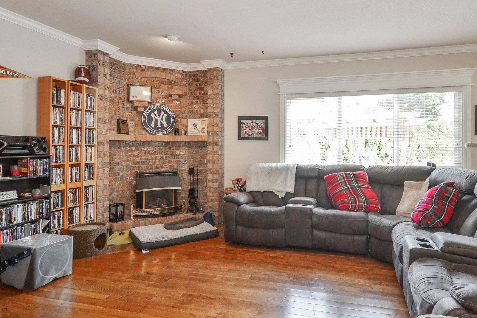 Listing Image 8