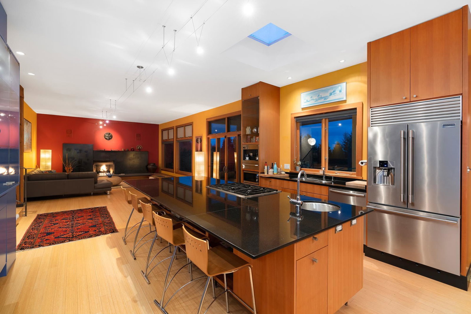 Listing Image 11