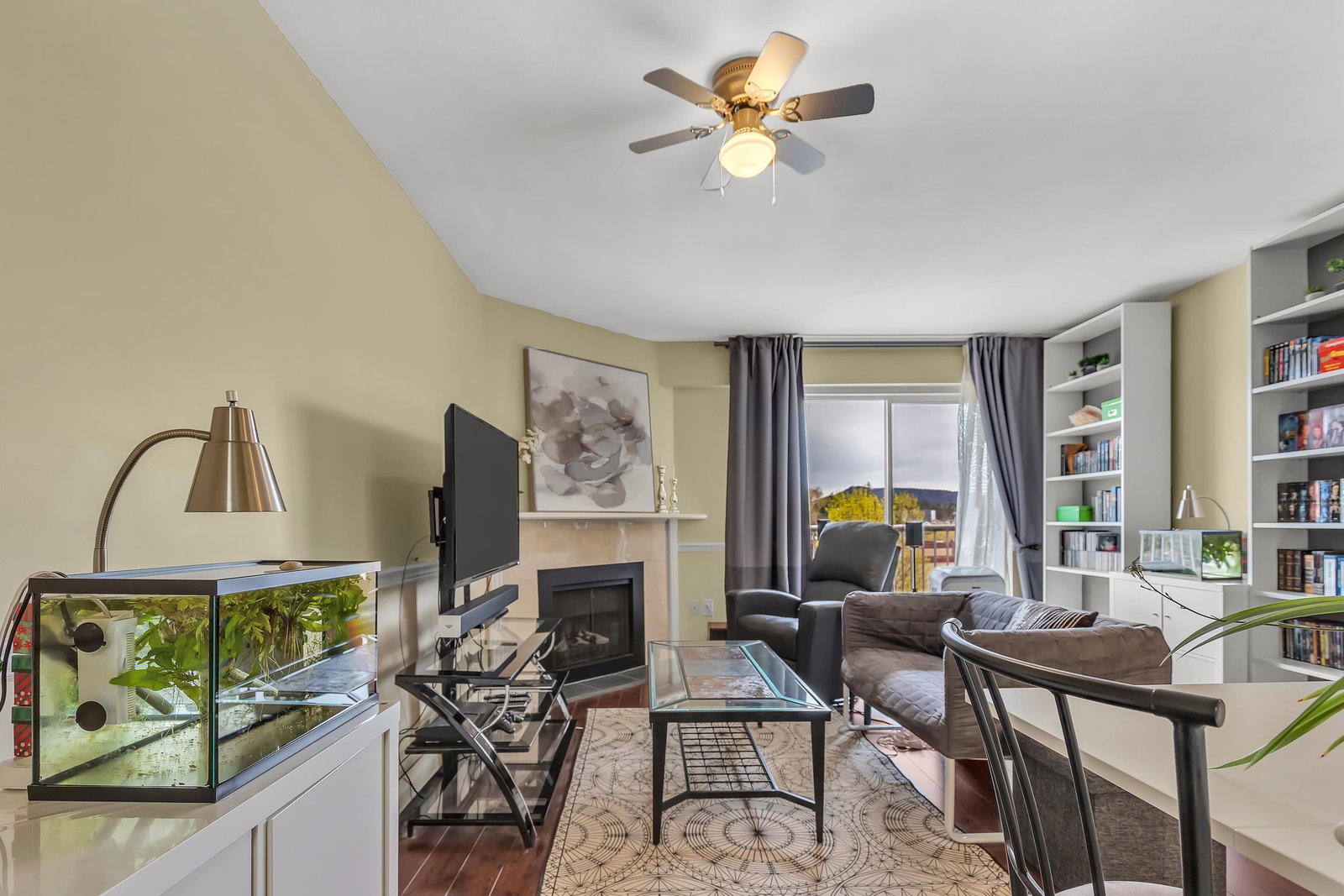 Listing Image 9