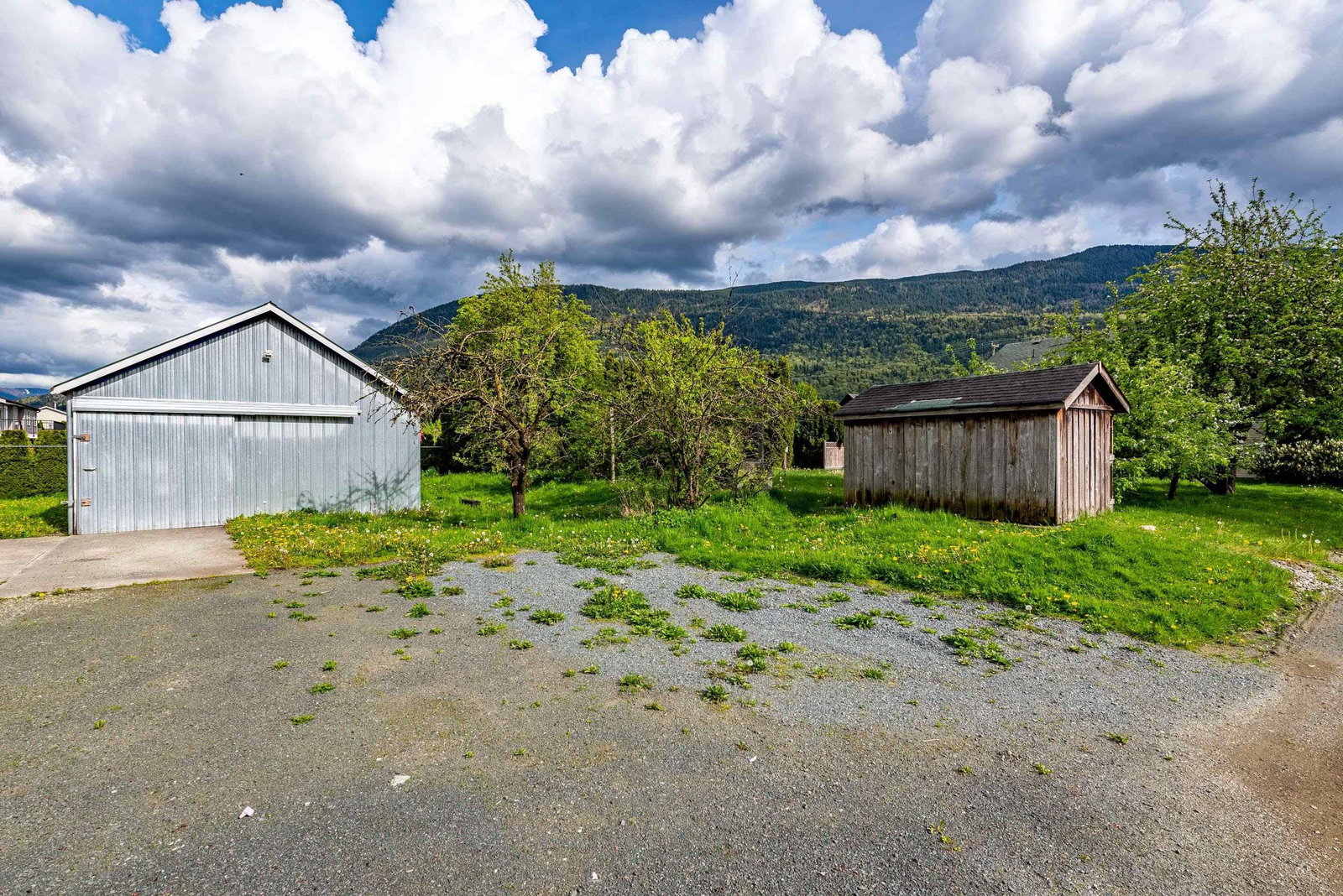 Listing Image 12