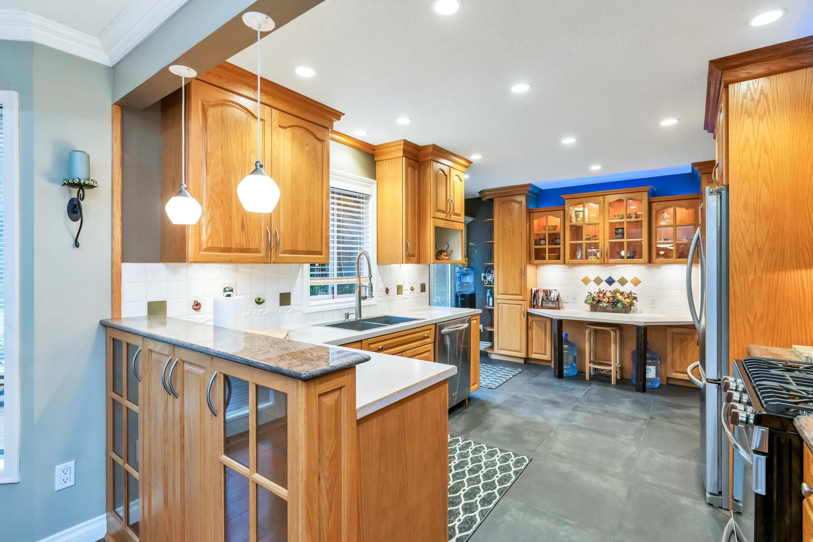 Listing Image 9